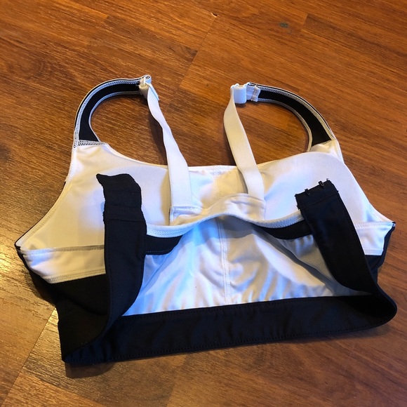 Fabletics Sports Bra. Size small. Great condition - Picture 2 of 10